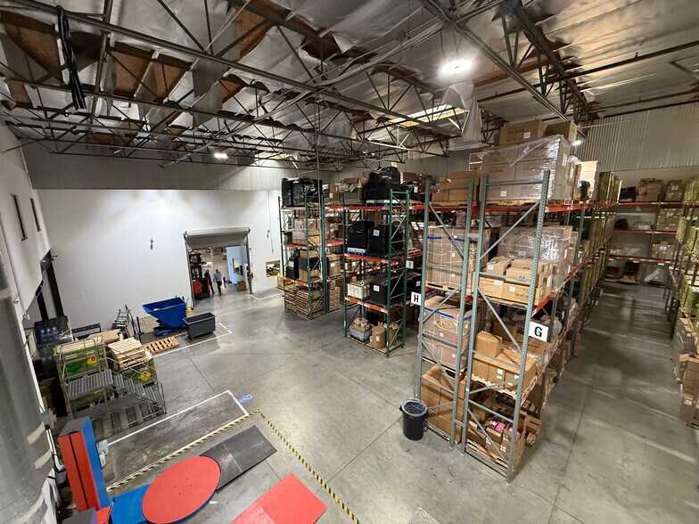 More Photos Of 2025-2027 Long Beach Ave, Los Angeles Warehouse For Lease
