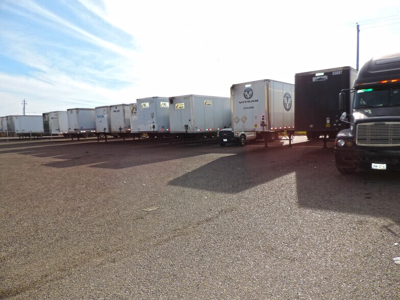 More Photos Of 13120 Spivey Dr, Laredo Warehouse For Lease