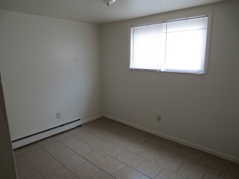 More Photos Of 8400-8414 Anthony Wayne Ave, Cincinnati Apartments For Sale