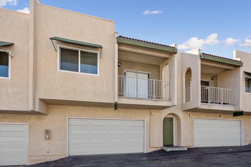 More Photos Of 18335-18345 Sierra Hwy, Santa Clarita Loft Creative Space For Lease