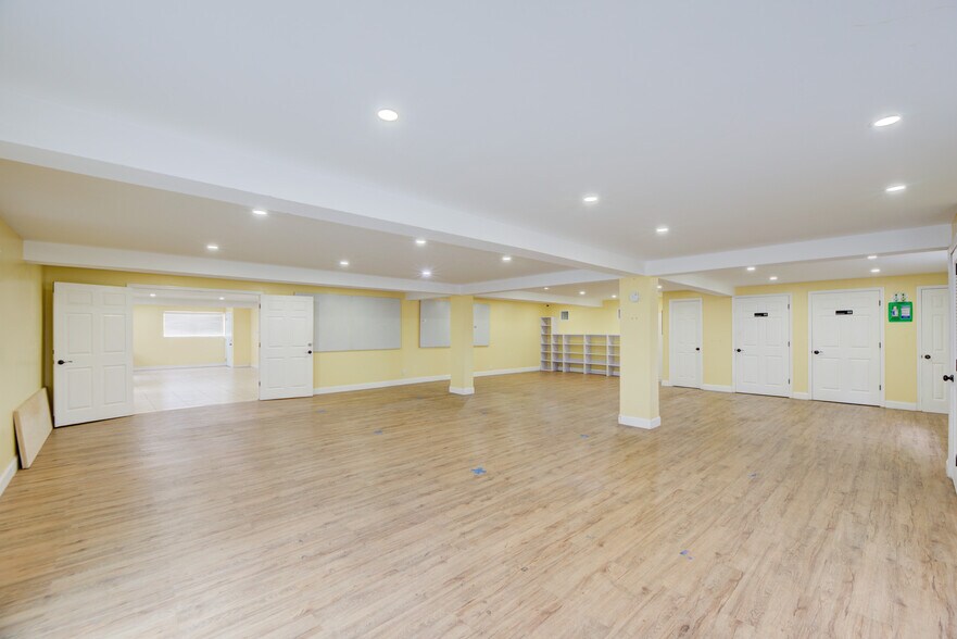 More Photos Of 359 10th St, West Palm Beach Storefront Retail Office For Sale