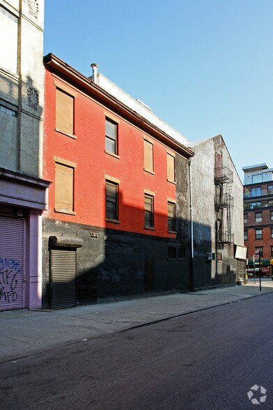 More Photos Of 57 Ludlow St, New York Storefront Retail Office For Sale