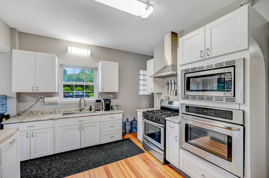 More Photos Of 149 Bond Ln, Brodheadsville Office Residential For Sale