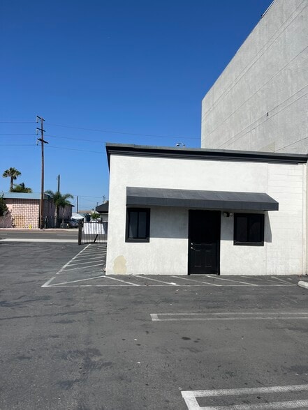 More Photos Of 16016 S Western Ave, Gardena Office For Lease