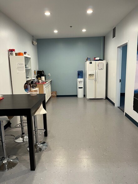 More Photos Of 1170 E Main Rd, Portsmouth Unknown For Sale