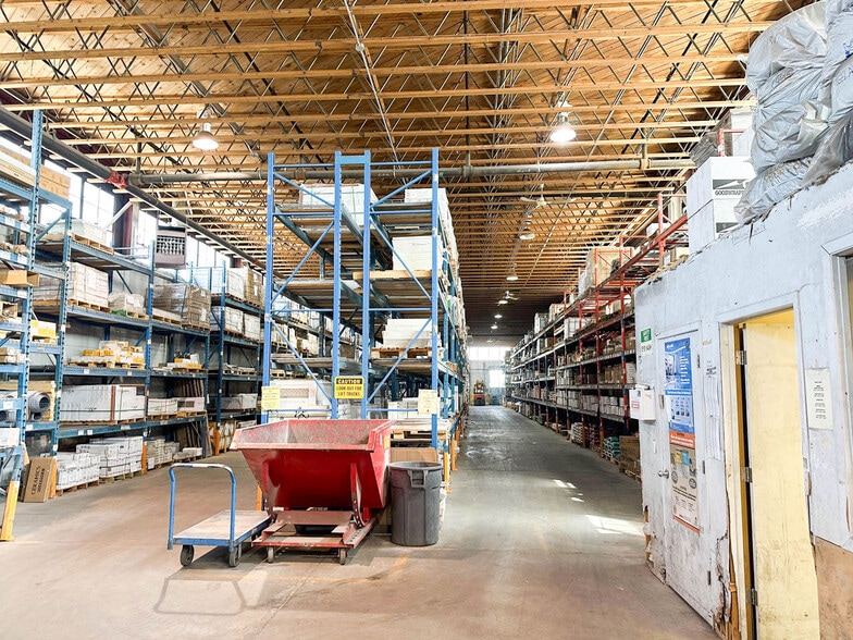 More Photos Of 936 42nd Ave SE, Calgary Warehouse For Sale