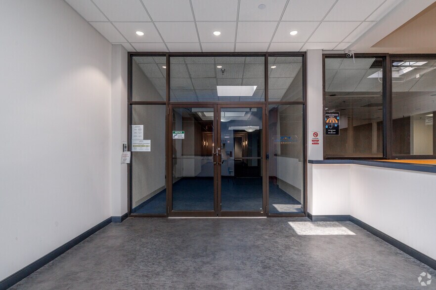 More Photos Of 333-359 S Salina St, Syracuse Office For Lease