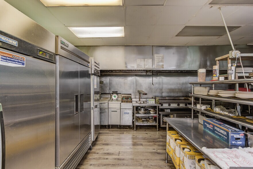 More Photos Of 2166 Highpoint Rd, Snellville Freestanding For Sale