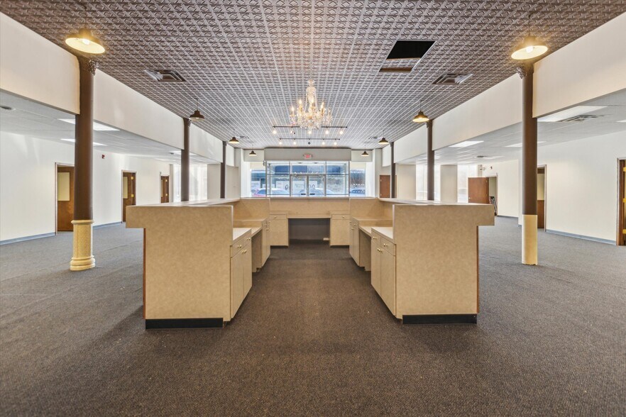 More Photos Of 711 Washington Ave, Bay City Medical For Lease