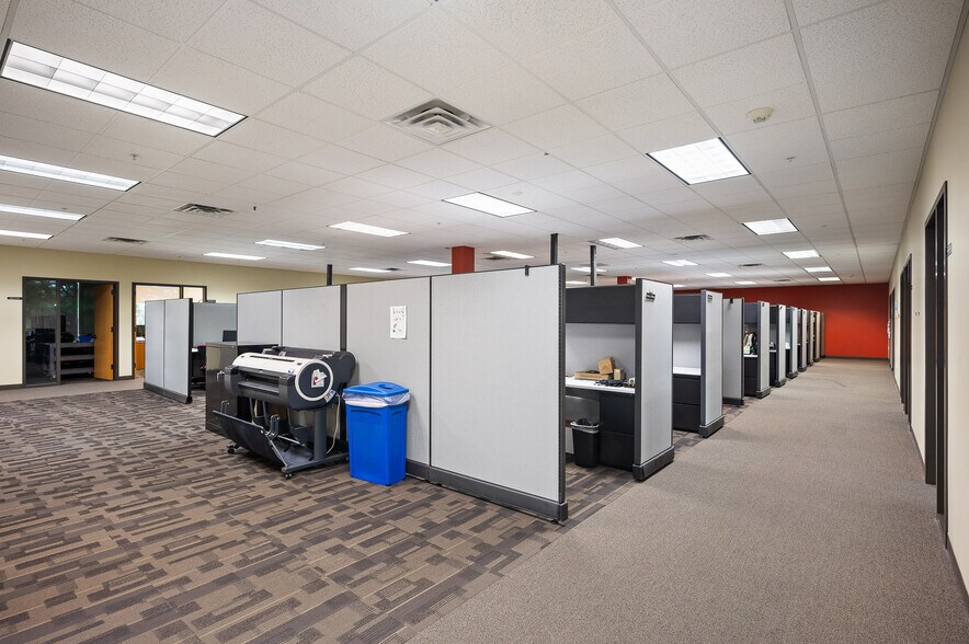 More Photos Of 12300 Grant St, Thornton Manufacturing For Sale