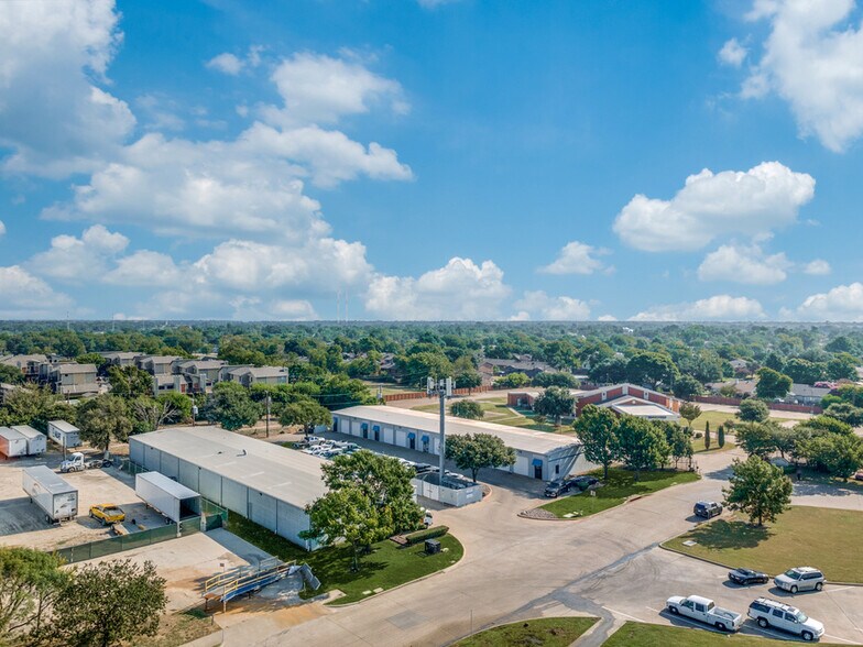 More Photos Of 1715 Wall St, Garland Service For Lease