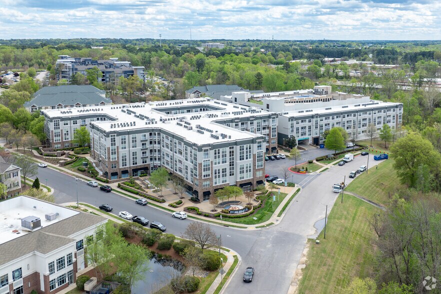 More Photos Of 900 E Six Forks Rd, Raleigh Apartments For Lease