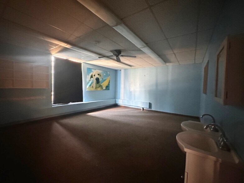 More Photos Of 4150 Pontiac Lake Rd, Waterford Religious Facility For Lease