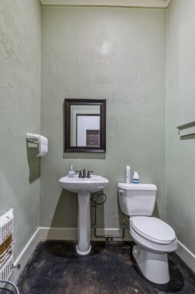 More Photos Of 1000 Louisville Ave, Monroe Office For Sale