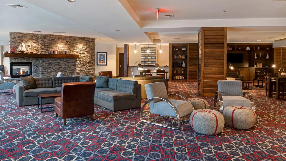 More Photos Of 500 Hamilton Blvd, Peoria Hotel For Sale