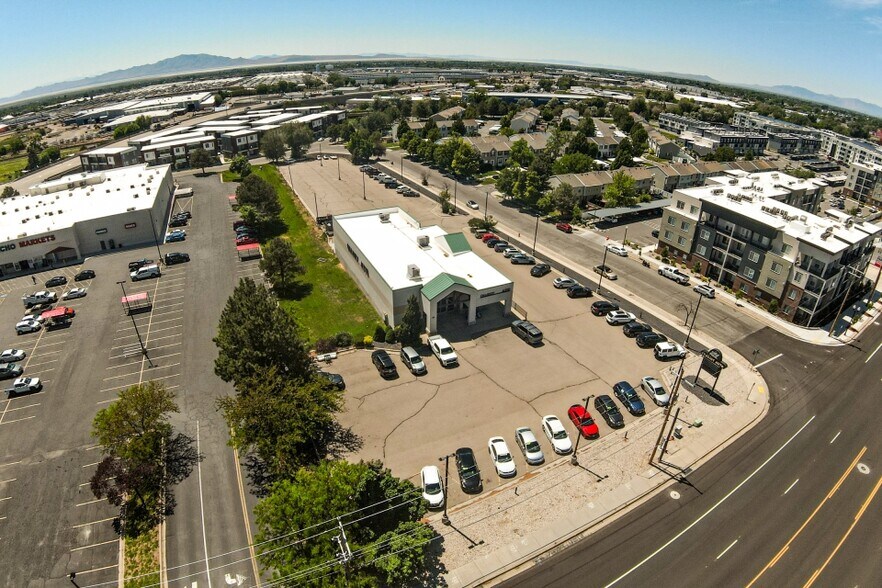 More Photos Of 562 S State St, Clearfield Auto Dealership For Sale