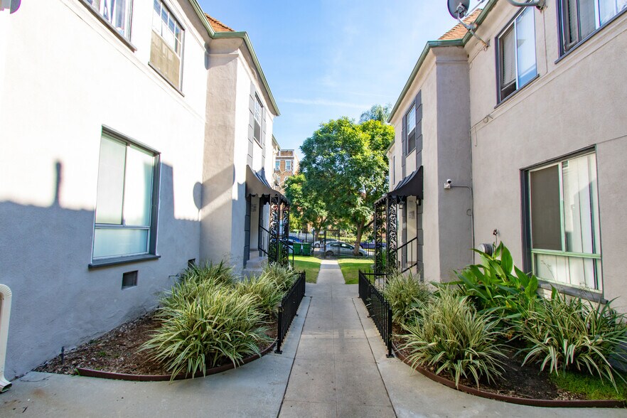 More Photos Of 201-207 S Kenmore Ave, Los Angeles Apartments For Sale