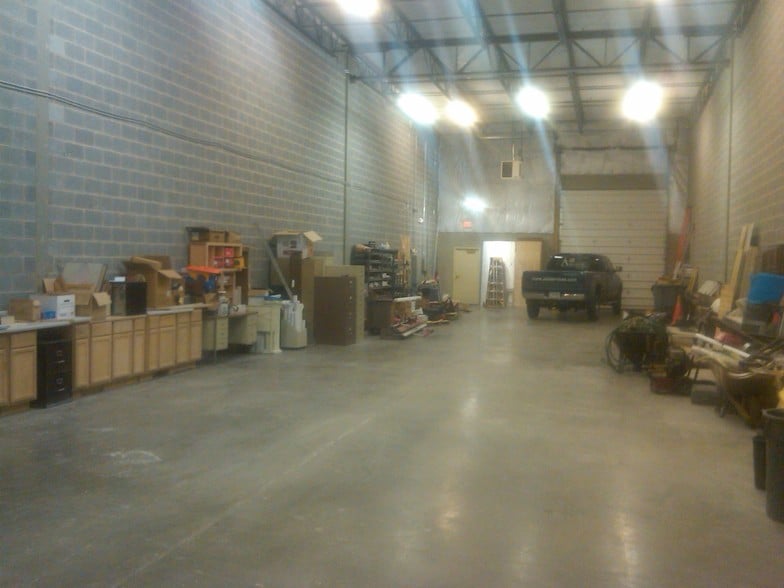 More Photos Of 17857-17889 Fraley Blvd, Dumfries Research And Development For Sale