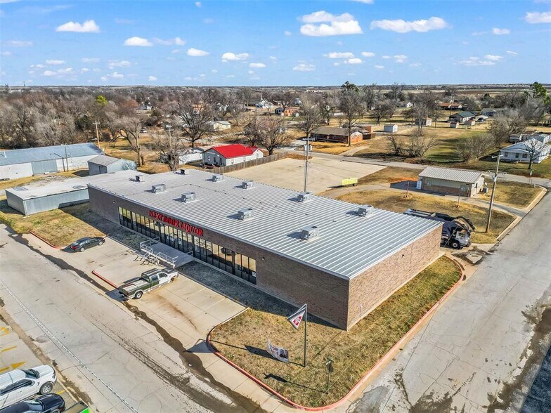 More Photos Of 1523 Stewart Dr, Chickasha Convenience Store For Sale