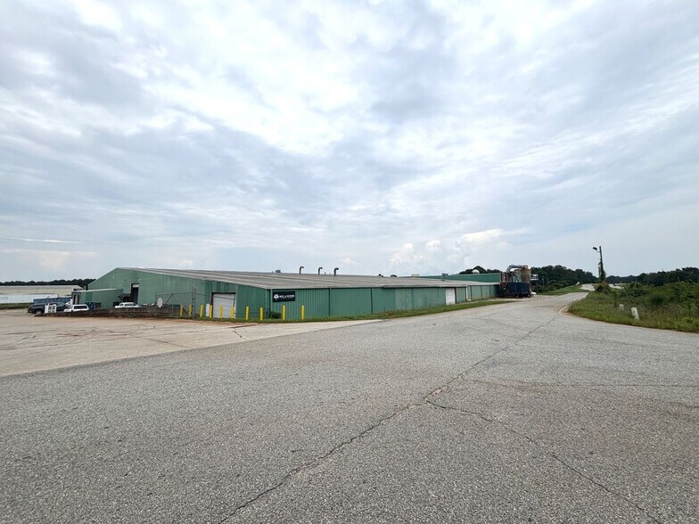 More Photos Of 113 Milledgeville Rd, Eatonton Warehouse For Lease