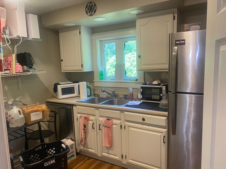 More Photos Of 82 Portland Rd, Kennebunk Office For Sale