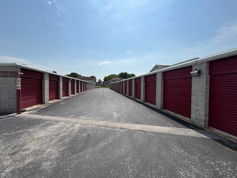 More Photos Of 1869 N Calhoun Rd, Nixa Self Storage For Sale