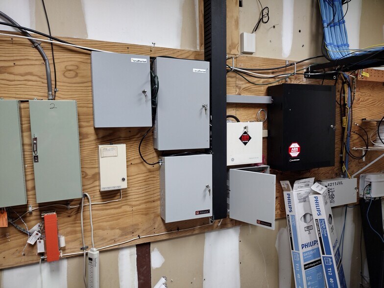 More Photos Of 4211 Jvl Industrial Park Dr, Marietta Warehouse For Lease