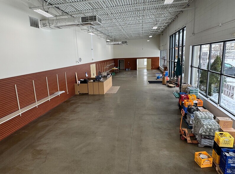 More Photos Of 21600 Miles Rd, North Randall Flex For Lease