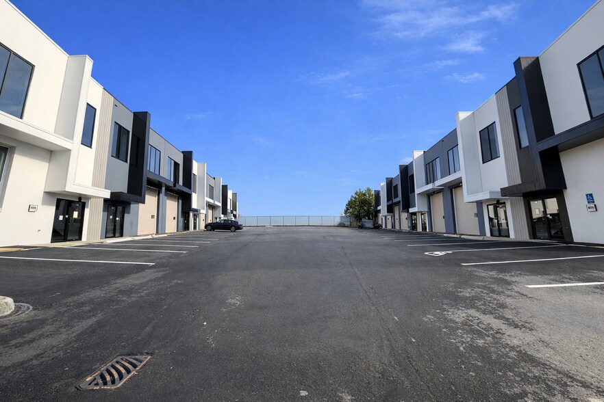 More Photos Of 3640 No. 4 Rd, Richmond Warehouse For Lease