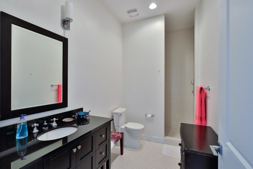 More Photos Of 215 S Palmetto Ave, Daytona Beach Office For Sale