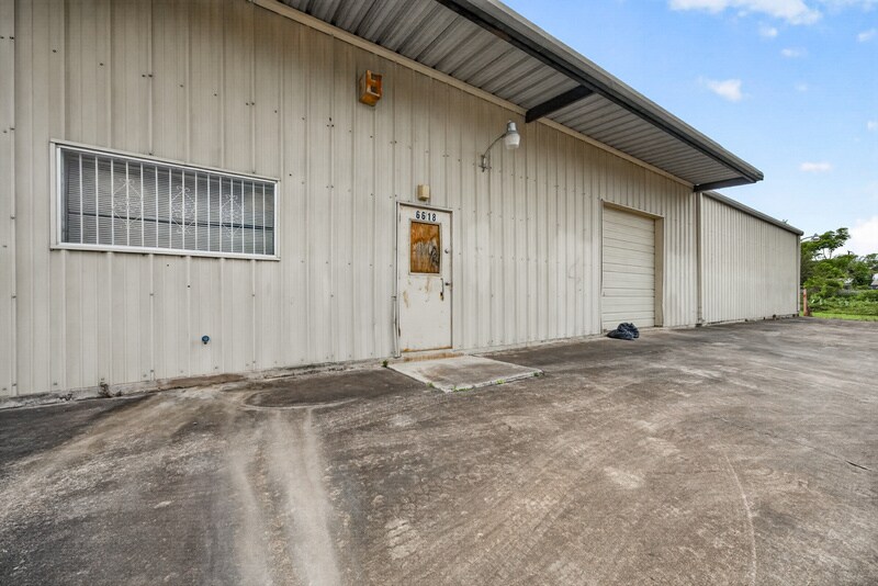 More Photos Of 6618 Westfield Dr, San Antonio Warehouse For Sale