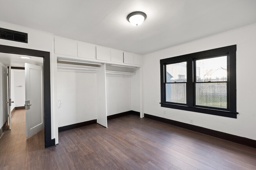 More Photos Of 1825 Baker St, Bakersfield Specialty For Sale