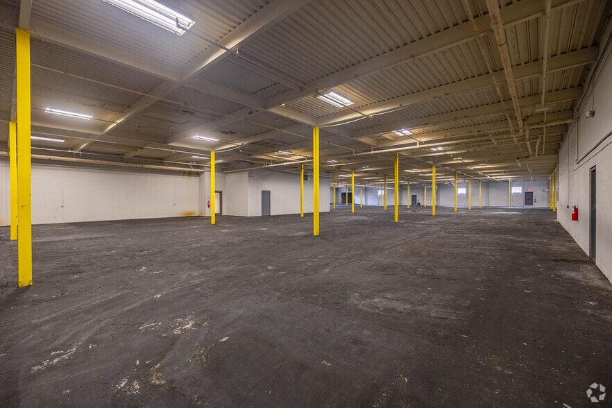 More Photos Of 2181 Grand Ave, Cincinnati Manufacturing For Lease