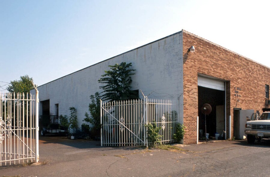 More Photos Of 7202 Lockport Pl, Lorton Warehouse For Lease