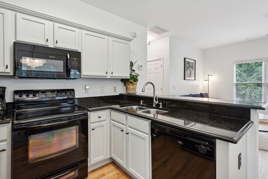 More Photos Of 560 Morgan St NE, Atlanta Apartments For Sale