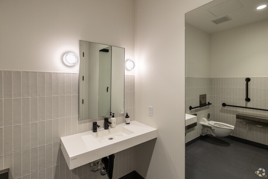 More Photos Of 23465 Civic Center Way, Malibu Office For Lease