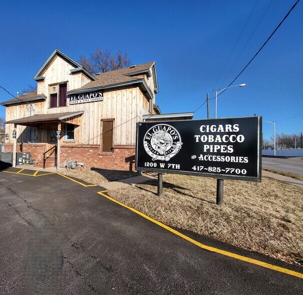 More Photos Of 1209 W 7th St, Joplin Office For Sale