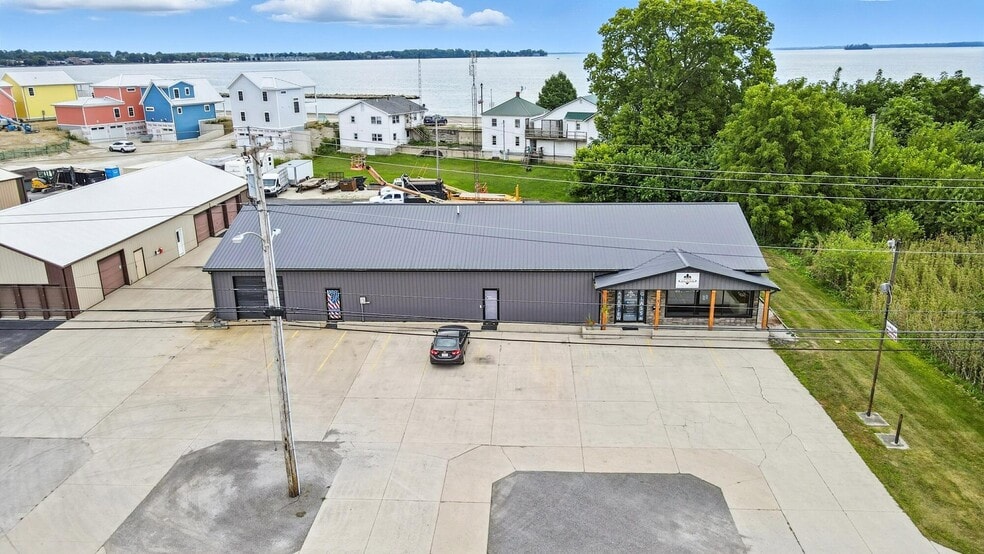 Primary Photo Of 910 S Sugar St, Celina Light Manufacturing For Sale