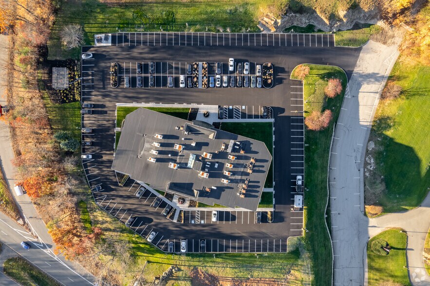 More Photos Of 2 Park Central Dr, Southborough Medical For Lease