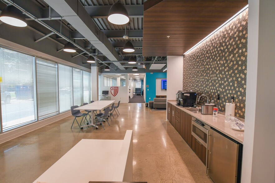 More Photos Of 4955 Corporate Dr NW, Huntsville Office For Lease