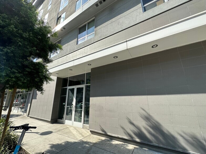 More Photos Of 424 W Pico Blvd, Los Angeles Apartments For Lease