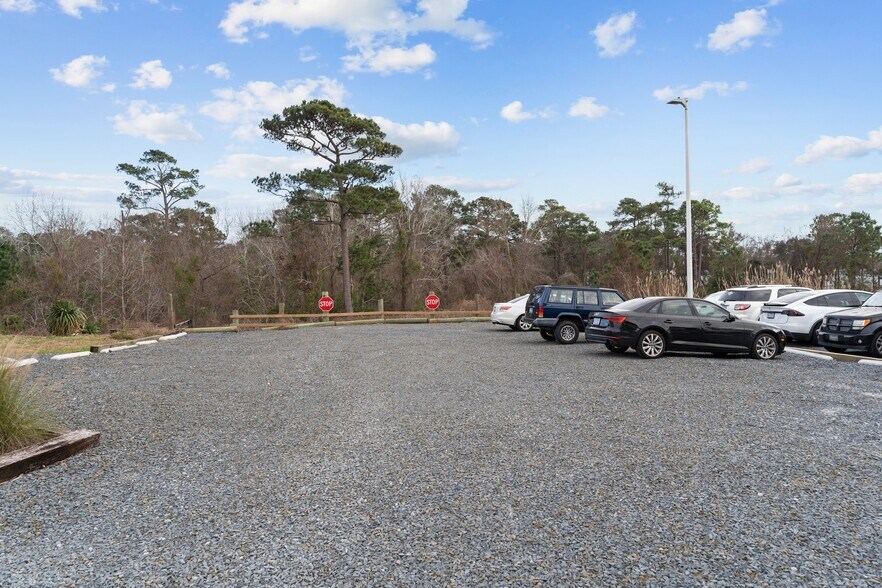 More Photos Of 4810 Long Beach Rd SE, Southport General Retail For Sale