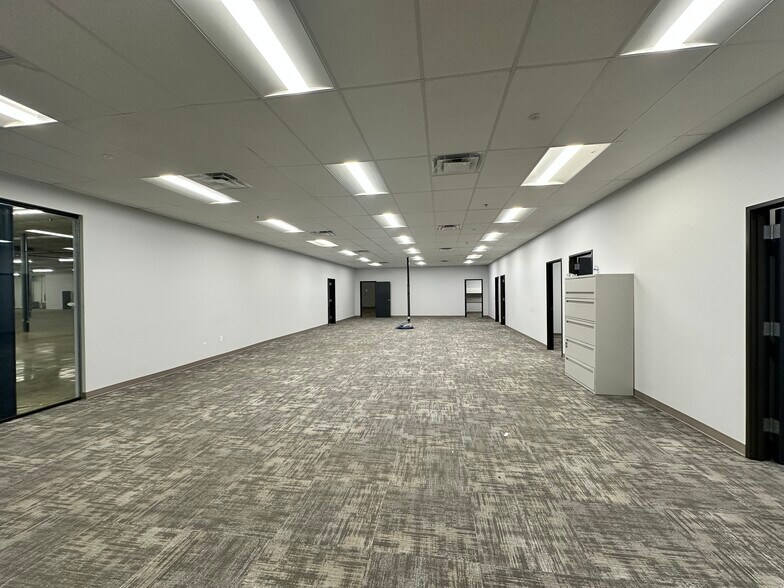 More Photos Of 1001 NE Loop 820, Fort Worth Distribution For Lease