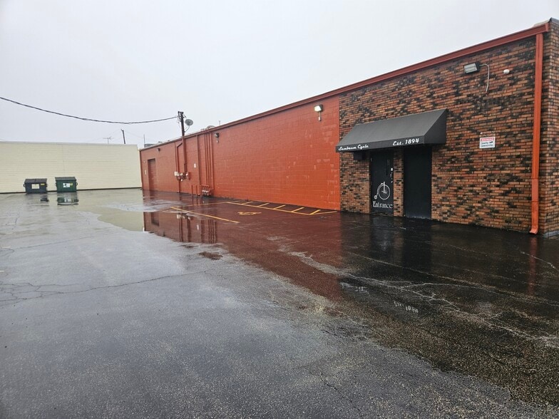 More Photos Of 114 N Larkin Ave, Joliet Storefront For Sale