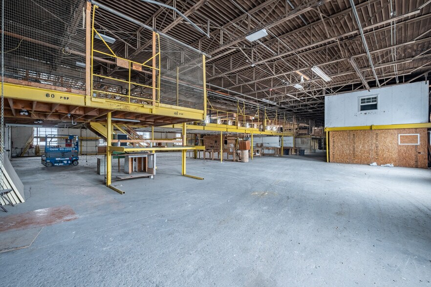 More Photos Of 1910 N Old Trl, Selinsgrove Manufacturing For Lease