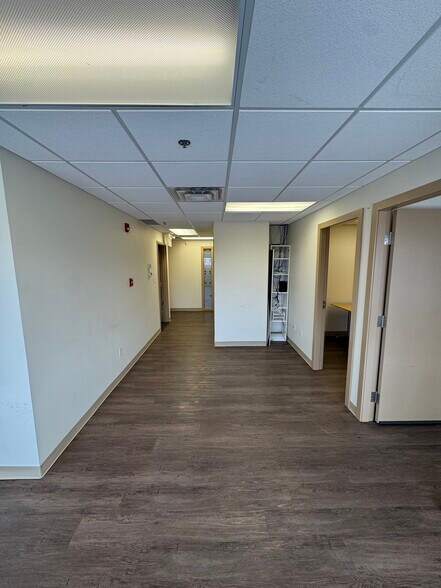 More Photos Of 2916 Ellwood Dr SW, Edmonton Storefront Retail Office For Lease