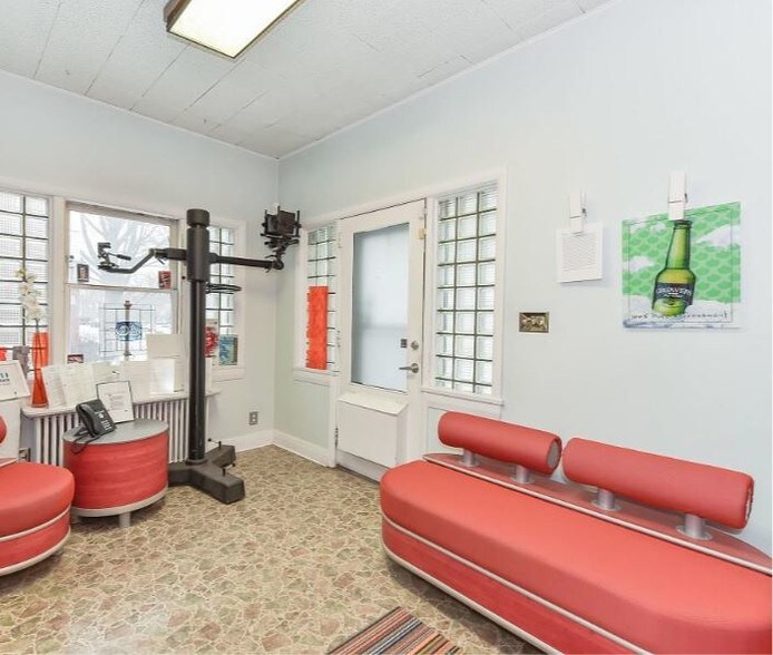 More Photos Of 288 Frederick St, Kitchener Office For Sale