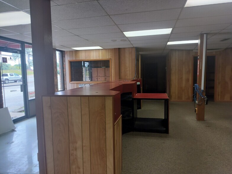 More Photos Of 1653 1st Ave SW, Hickory Warehouse For Lease