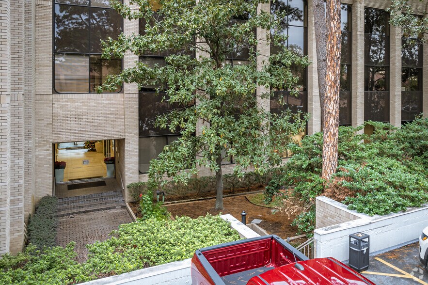 More Photos Of 4545 Post Oak Pl, Houston Office For Lease