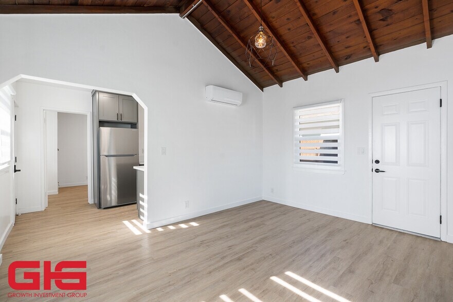 More Photos Of , Pasadena Multifamily For Sale